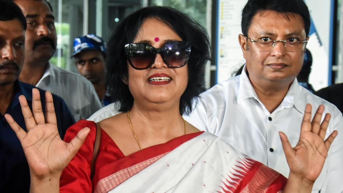 Taslima Nasrin Returns to Kolkata After Nearly 19 Years