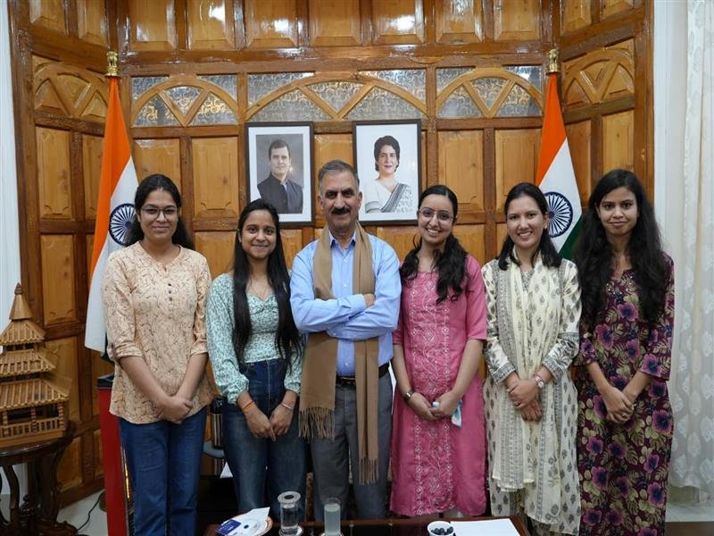 Chief Minister interacts with HPU scholars and students from Nadaun