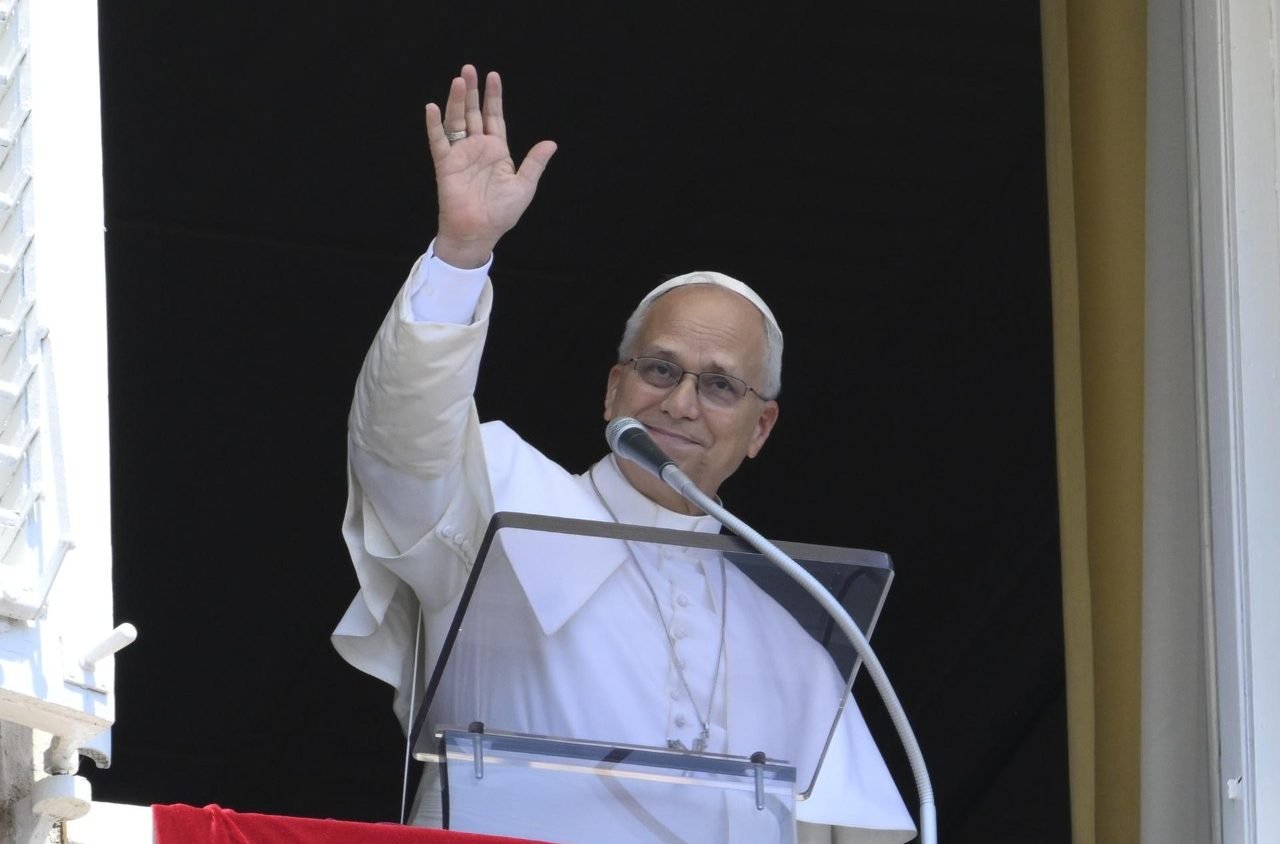 Pope: Even in our darkest moments, Jesus does not abandon us