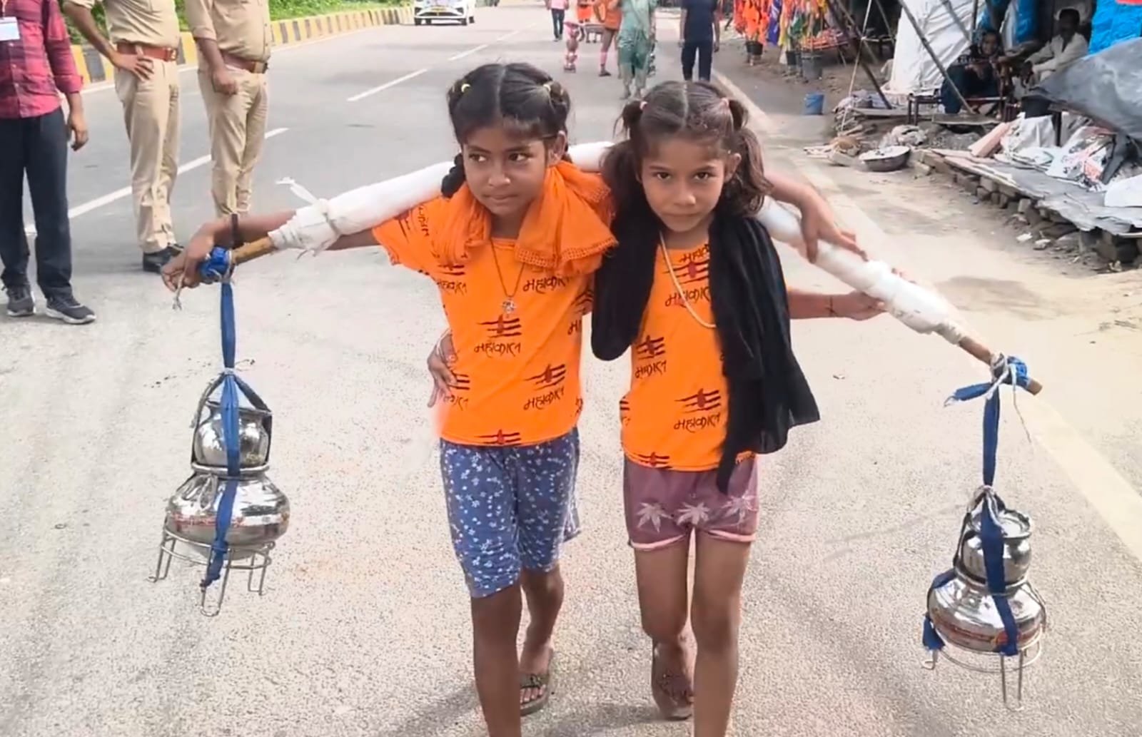 Kanwar on their shoulders, wish for their parents' long life in their hearts