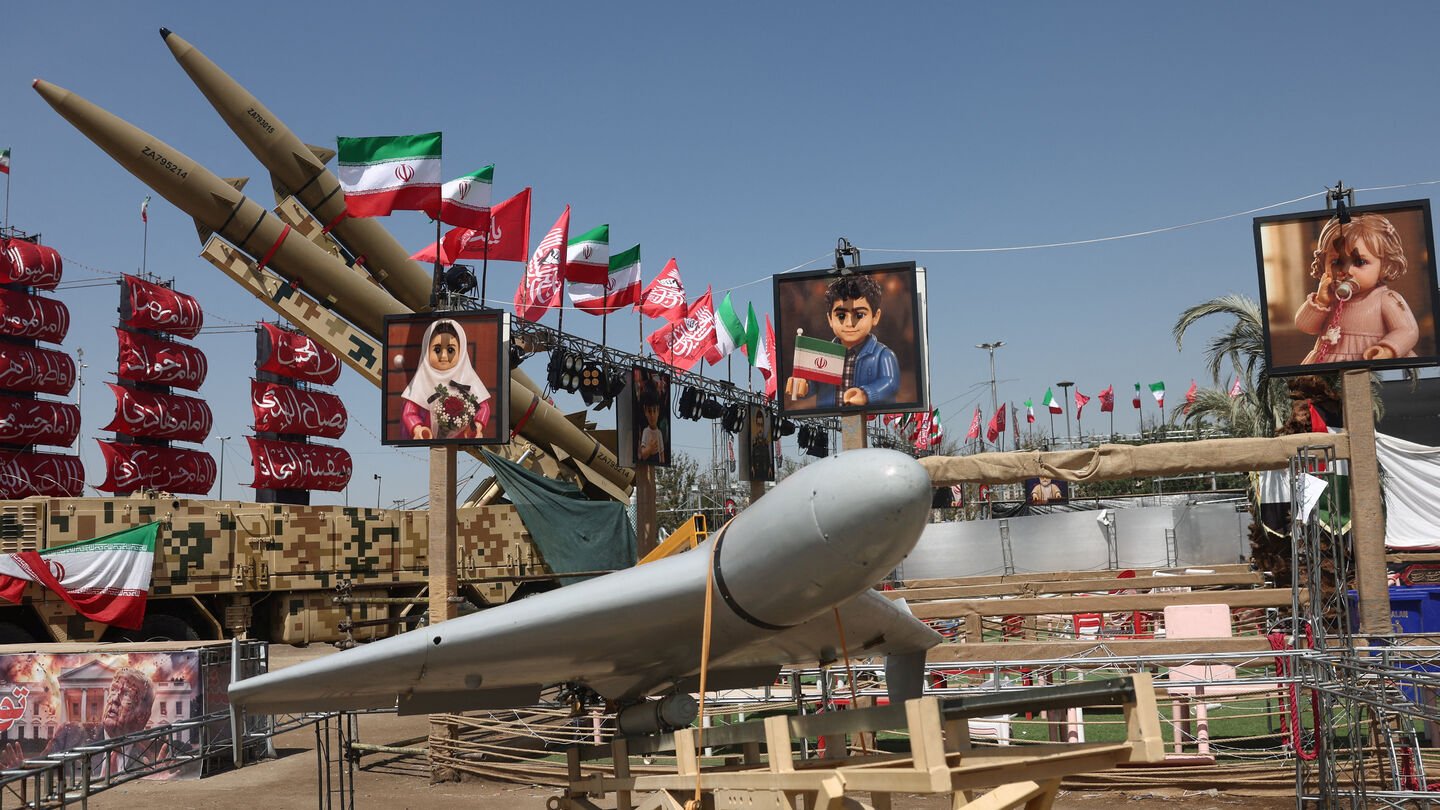 Iran War Tensions Deepen as Hormuz Closure Threat and Red Sea Attacks Rattle Global Shipping