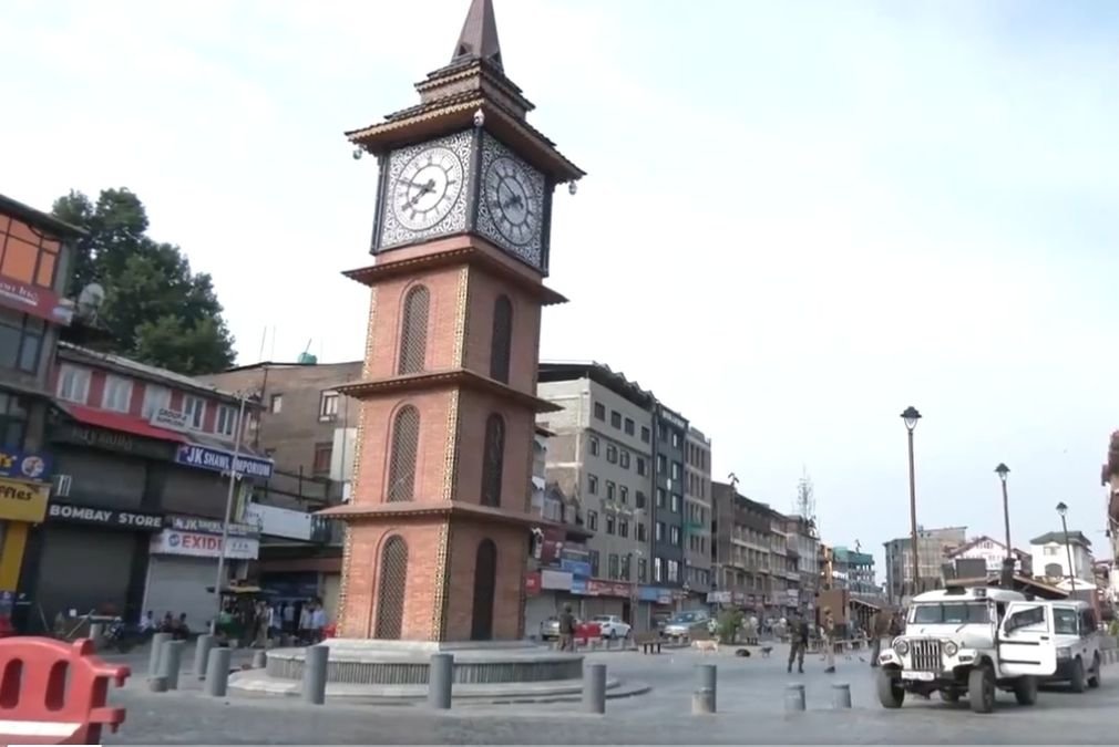 Srinagar Tightens Security Ahead of Independence Day
