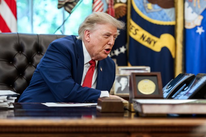 Trump Says US Will Retain ‘Total Control’ of Strait of Hormuz