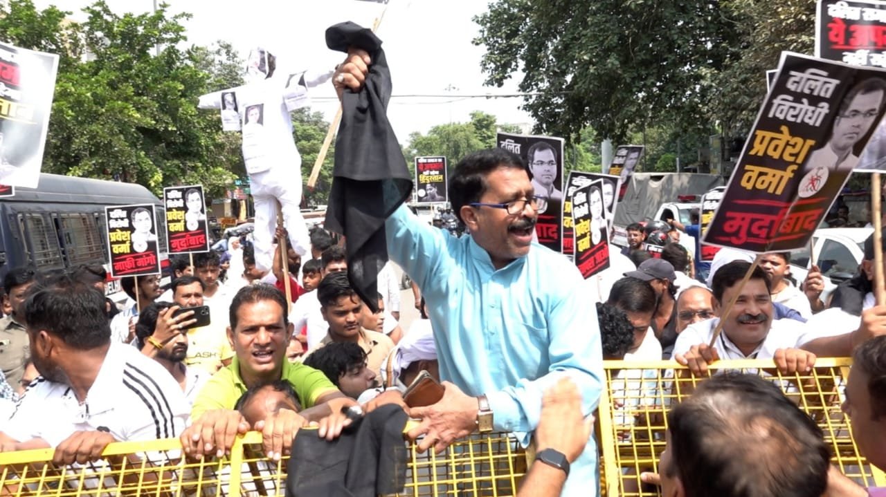Dalit Organisations Protest Against BJP Minister Parvesh Verma Over Alleged Insult to AAP MLA Kuldeep Kumar