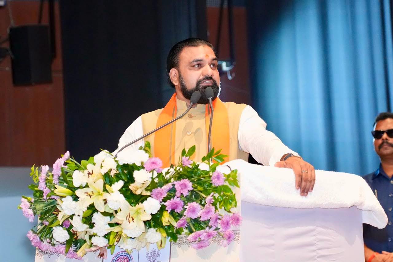 Serve People with Honesty, Dedication and Sensitivity: Chief Minister