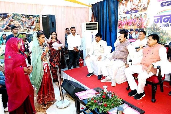 CM Dr. Yadav Interacts Directly with Complainants in Barwani under Jan Vishwas Abhiyan