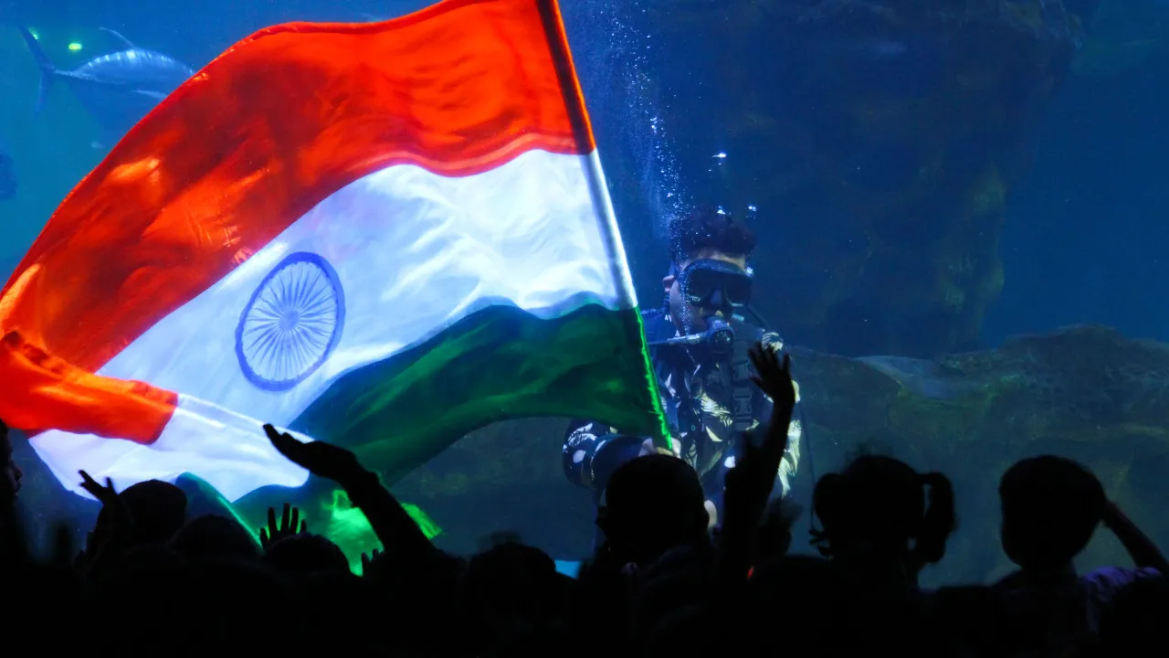 60-Metre Tricolour Hoisted at Kolkata Port, Adds New Landmark to Historic Waterfront