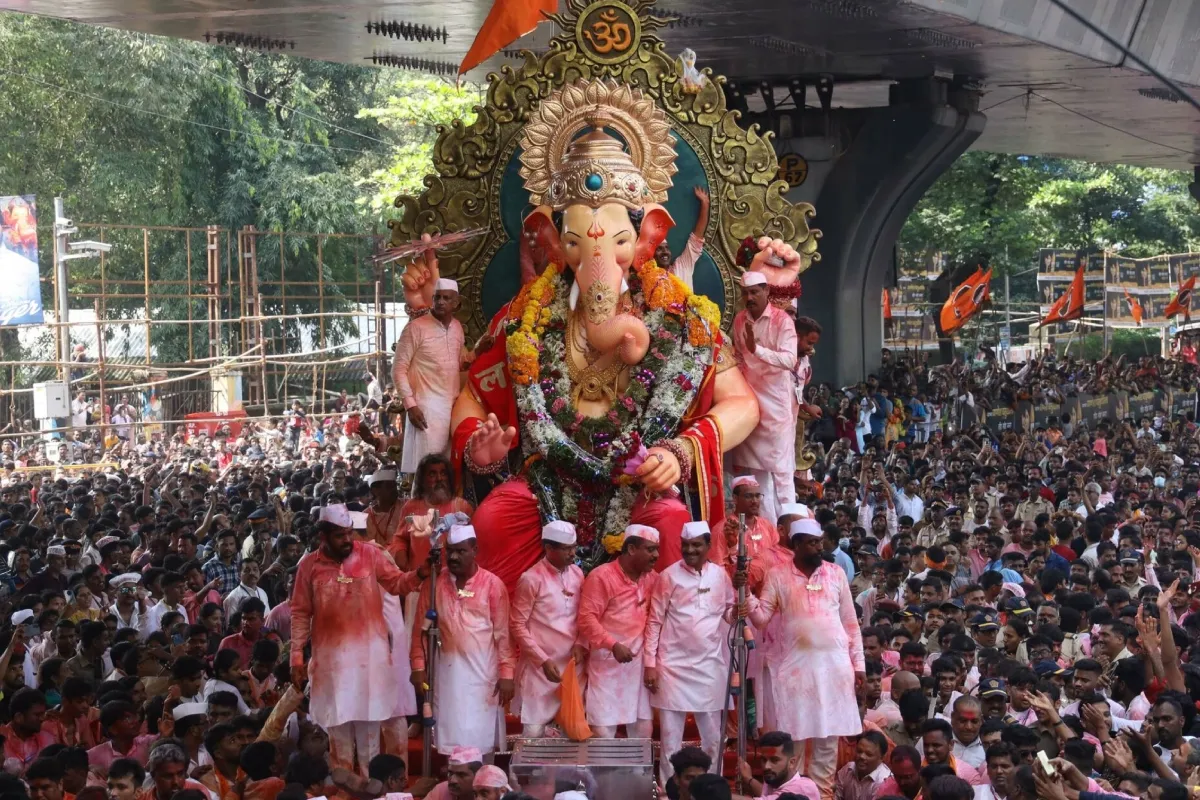 Deputy CM Eknath Shinde Reviews Ganeshotsav Preparations by Municipal Corporations Across Maharashtra