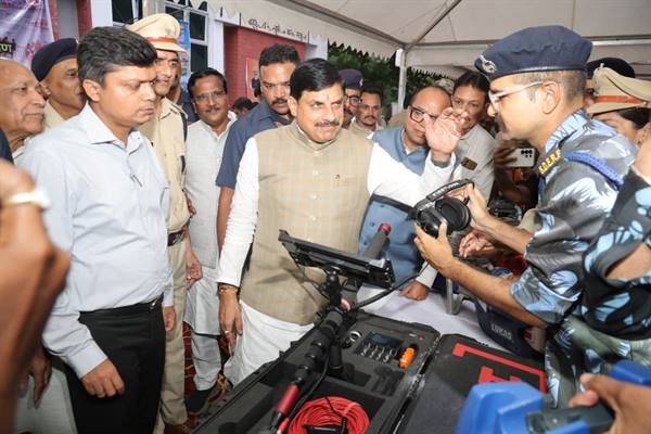 CM Dr. Yadav Inspects Home Guards’ Disaster Management Equipment Exhibition