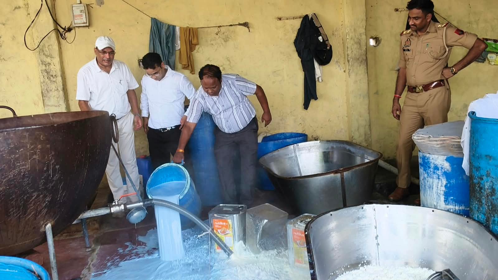 Mathura Paneer Manufacturing Unit Raided, 500 Kg Contaminated Paneer Destroyed