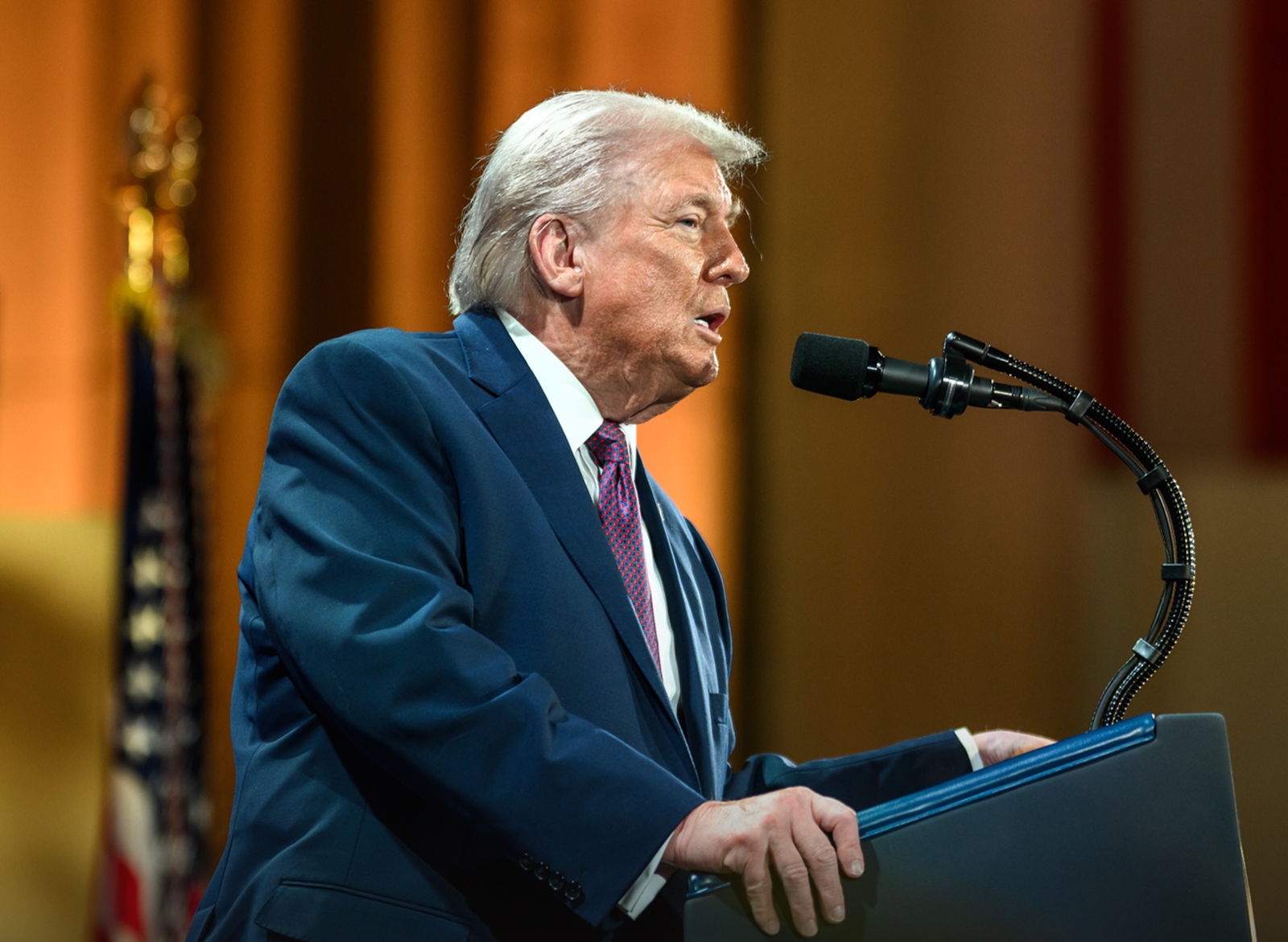Trump Says US Open to Expanding Bitcoin Holdings as Crypto Regulation Push Gains Momentum