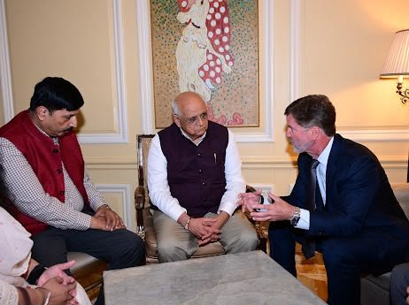 Chief Minister Shri Bhupendra Patel Holds One-to-One Meeting with Walmart Executive Vice President Shri Dan Bryant in Washington, D.C.