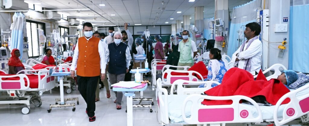 CM Devendra Fadnavis Reviews Development Works at Medical and Mayo Hospitals in Nagpur