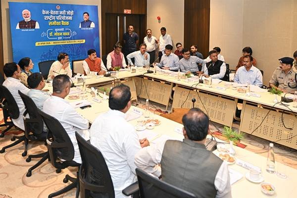 Officers in Panna and Chhatarpur Must Visit Every Household to Understand Difficulties of Project-Affected Families: CM Dr. Yadav
