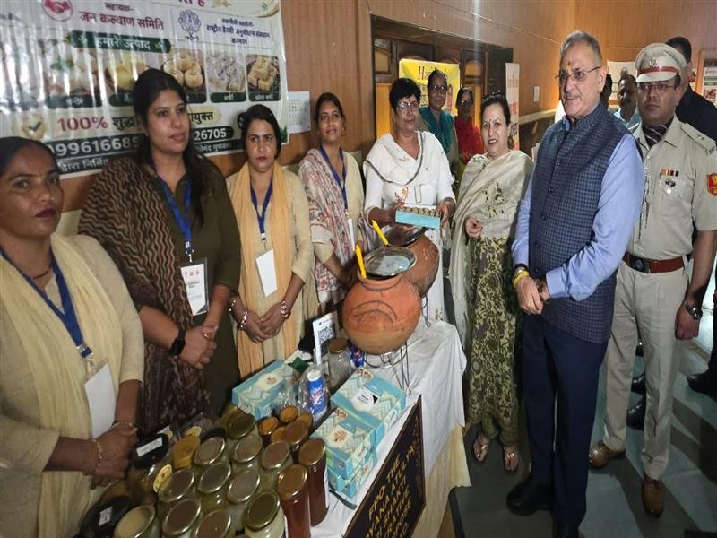 Governor calls for creating an ecosystem to promote women-led entrepreneurship
