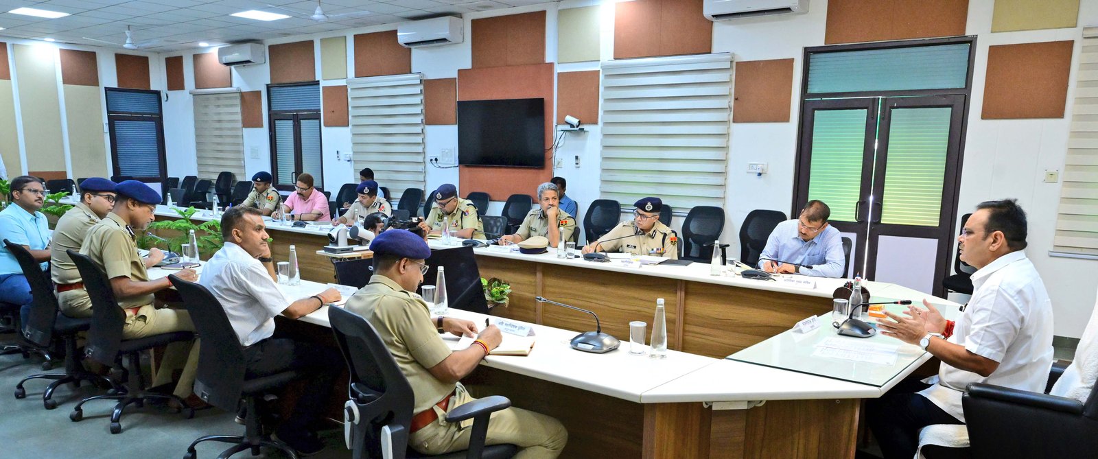 Chief Minister reviews security arrangements for the festive season