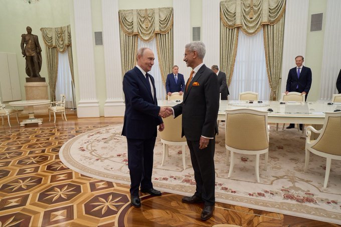Jaishankar Meets Putin in Moscow, Delivers Personal Message from PM Modi