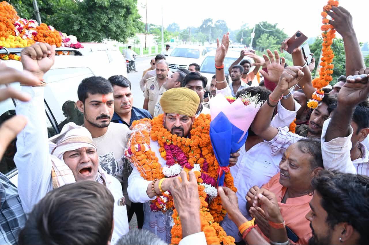Brij Bhushan Says Congress Lacks Political Base in UP, Can Gain Only Through SP Alliance
