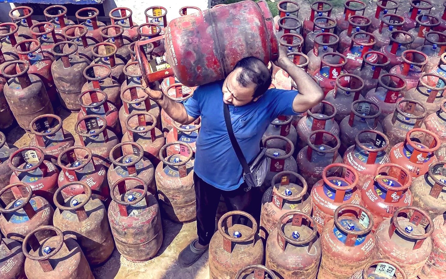 LPG Shortage Amid West Asia War Forces Workers Home, Hits Businesses Across India