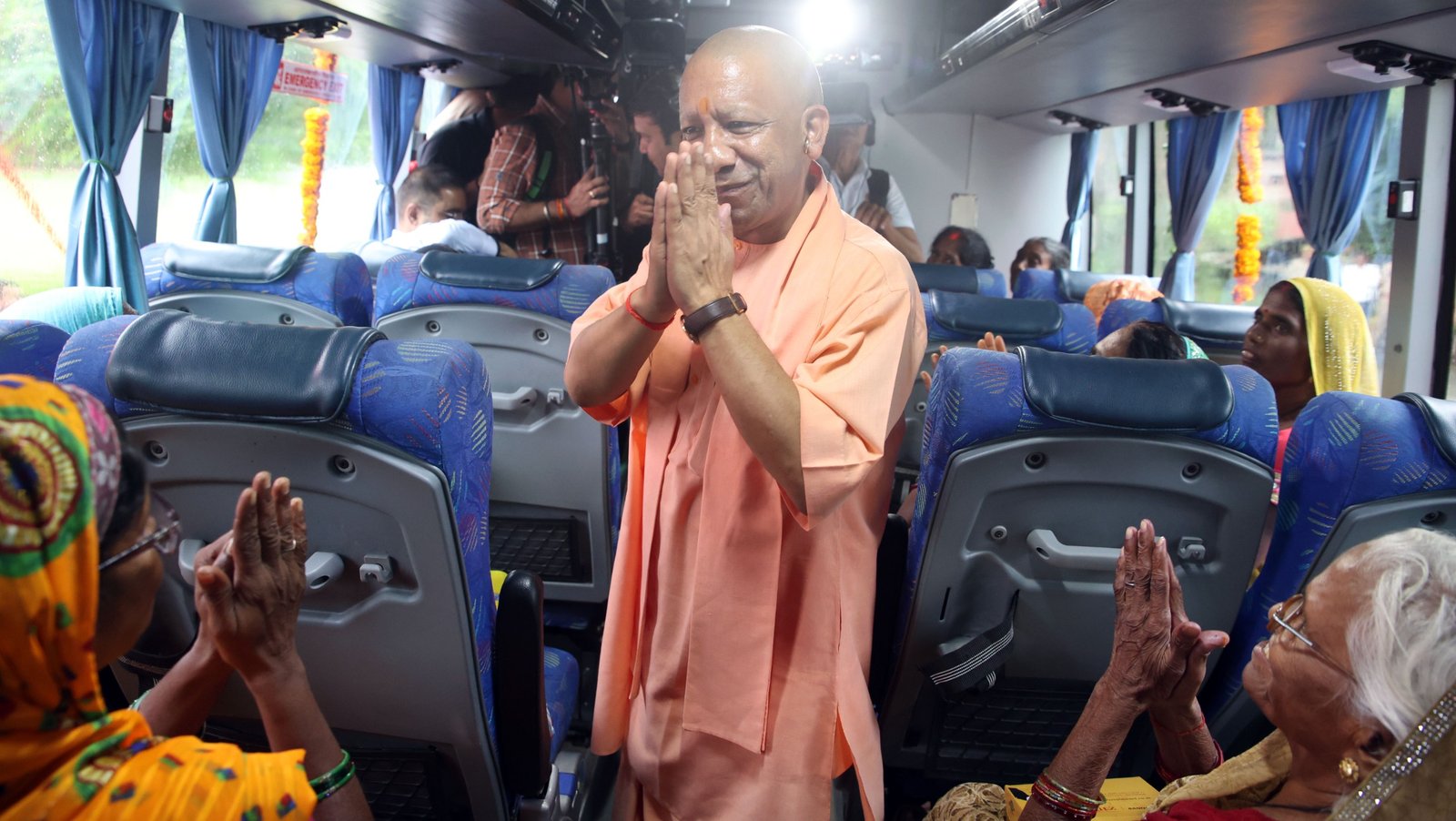 Now we will go to Ayodhya and Kashi whenever we want: Elderly women became emotional over the gift of free travel