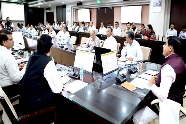 Ensure Timely Resolution of Public Grievances: CM Dr. Yadav