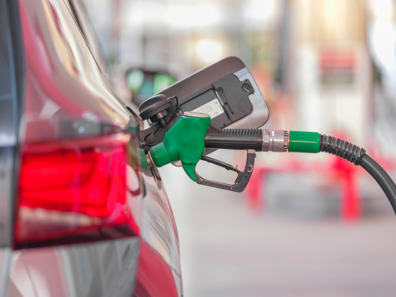 BPCL Says No Proposal to Replace E20 Petrol with E10, Debate Focuses on Older Vehicles