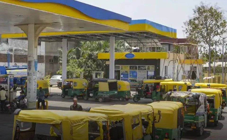 CNG Prices Hiked by Rs 3.89 per Kg Across Delhi-NCR