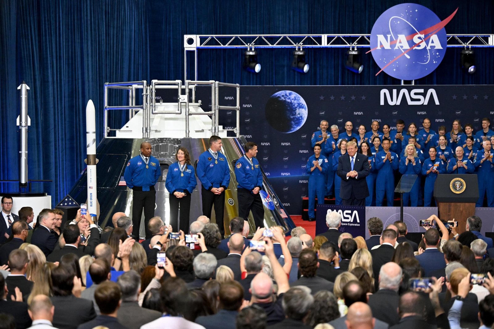Trump Praises Indian-Origin Astronaut Anil Menon, Invites ISS Crew to Oval Office