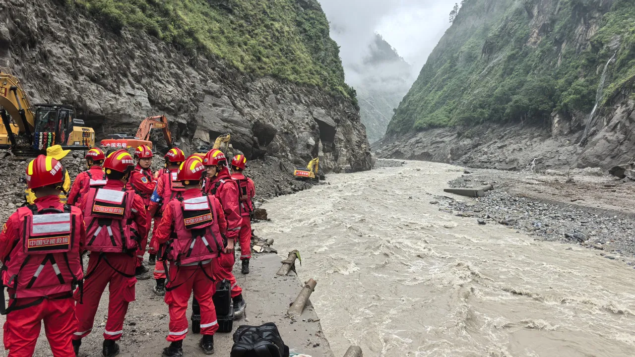 Langtang Lirung Glacier Collapse Exposes Growing Himalayan Disaster Risks