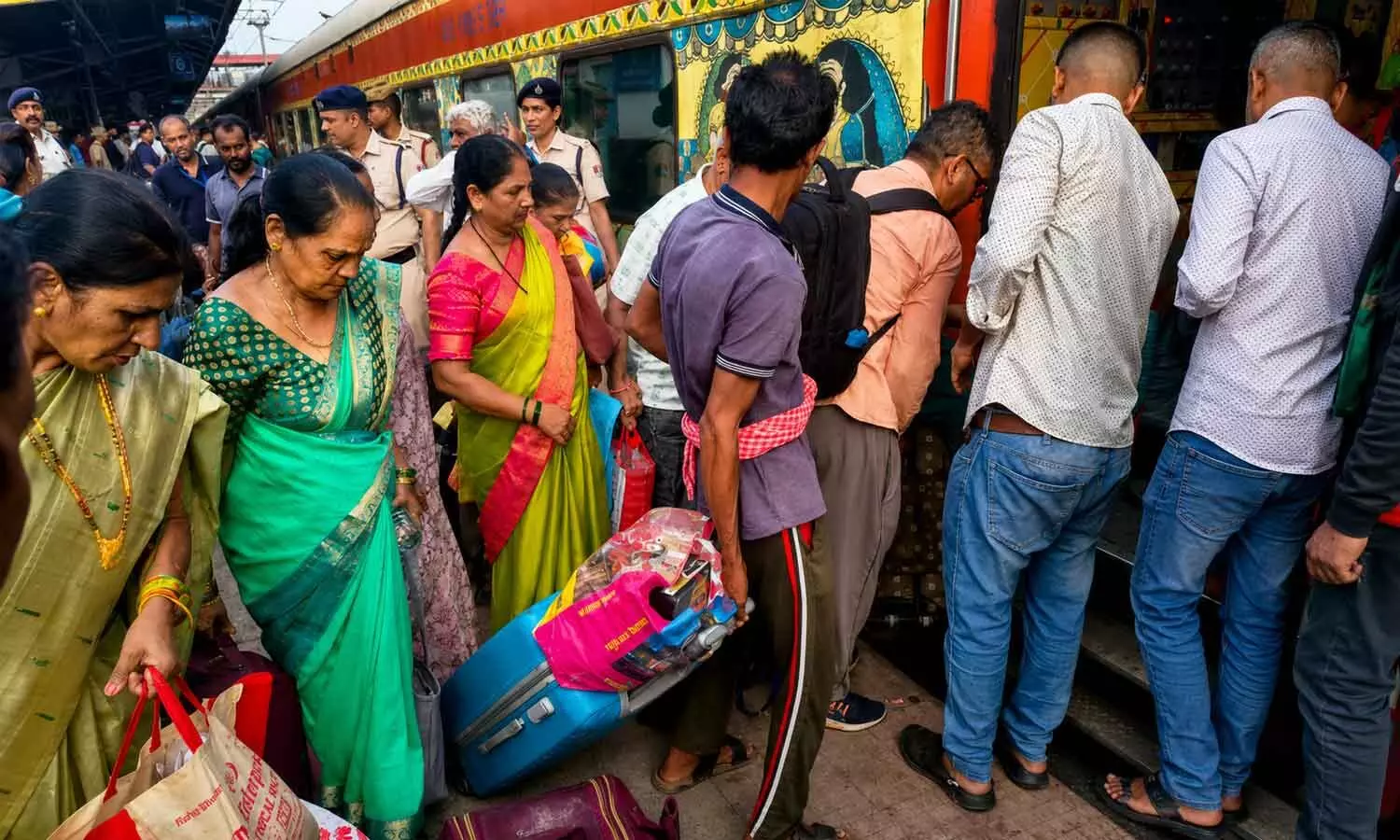 102 Nagpur Pilgrims Stranded in Kathmandu Return Safely After Nepal Floods