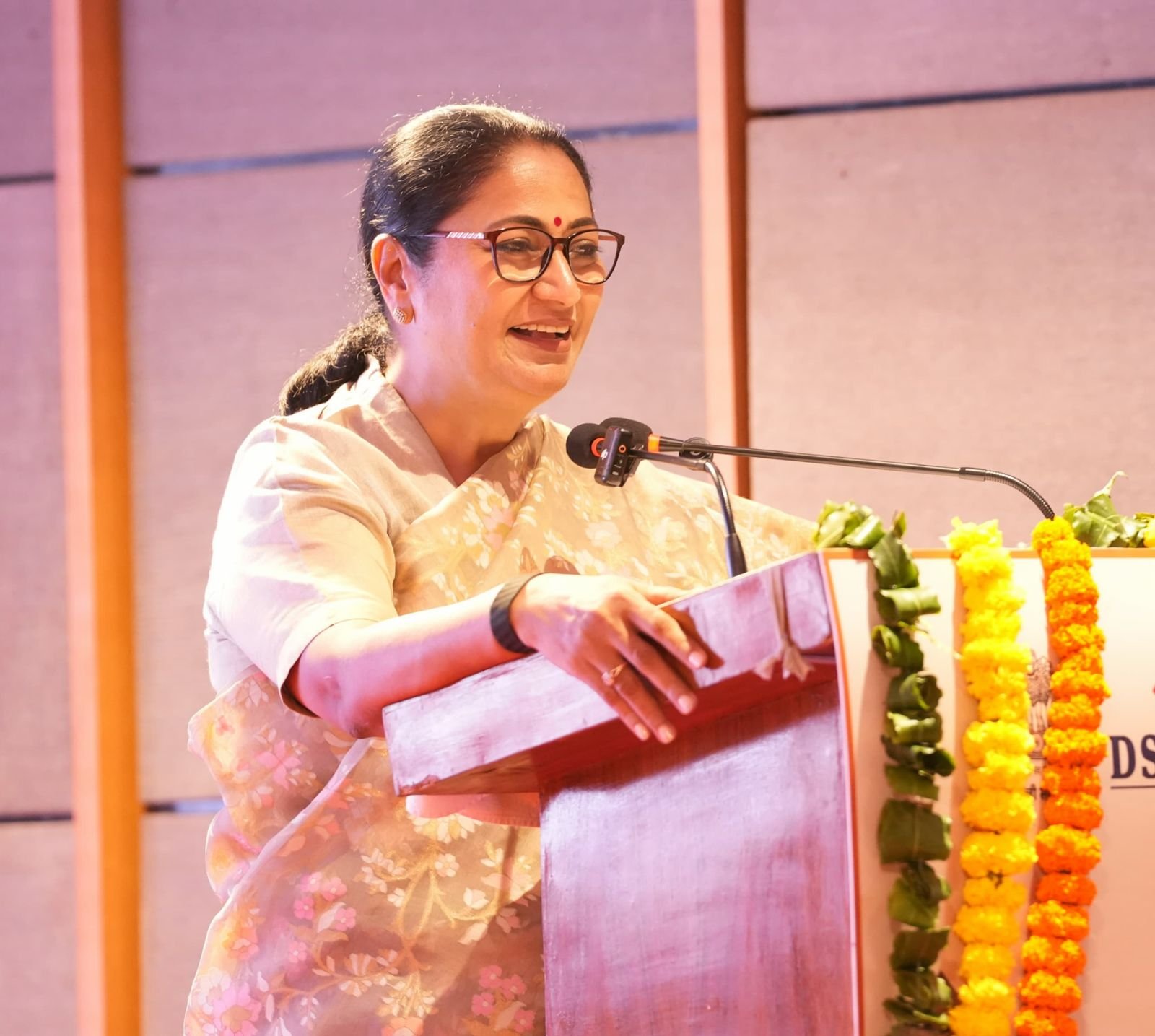 Delhi moves towards freedom from garbage mountains, 2.16 crore metric tonnes of waste processed, 100 acres of valuable land reclaimed