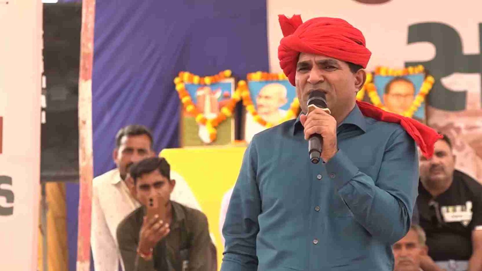Today, on the third day of the indefinite Satyagraha, thousands of farmers reached the protest camp: Isudan Gadhvi