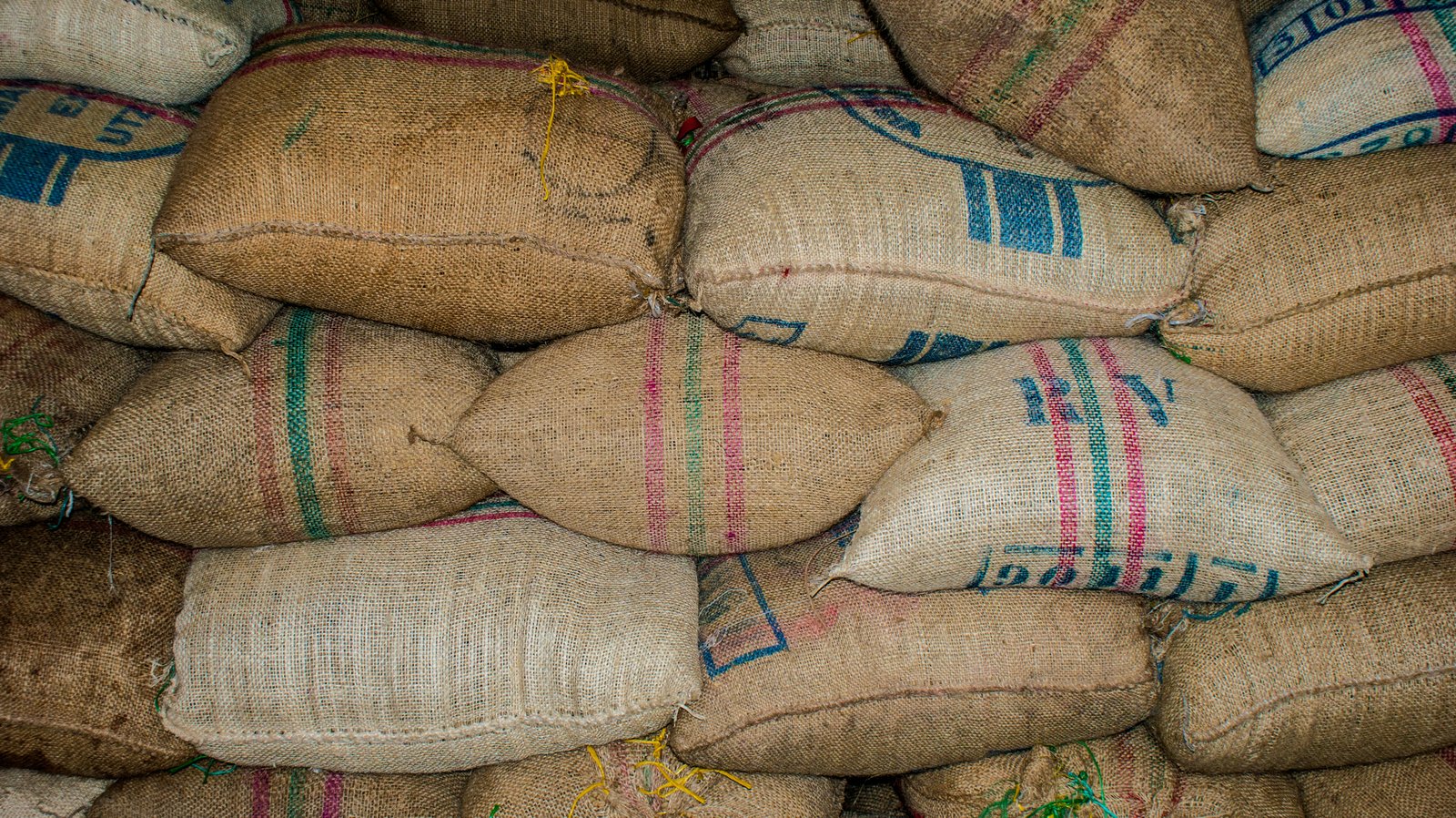 Government reduces sugar stock holding limit for sugar dealers to 2,000 quintals from 15th September