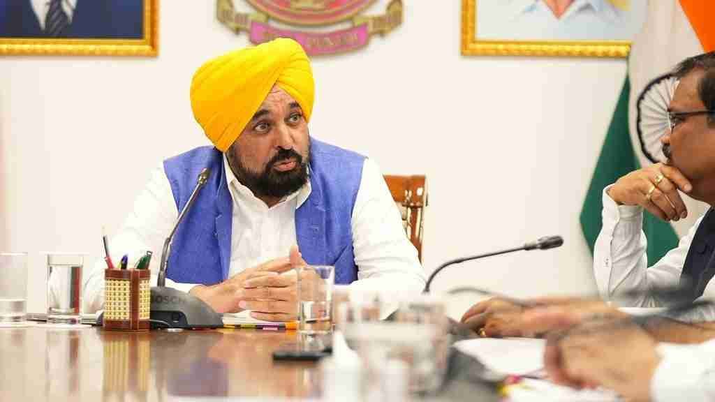 CM Bhagwant Singh Mann Calls for Massive Awareness Drive to Curb Stubble Burning