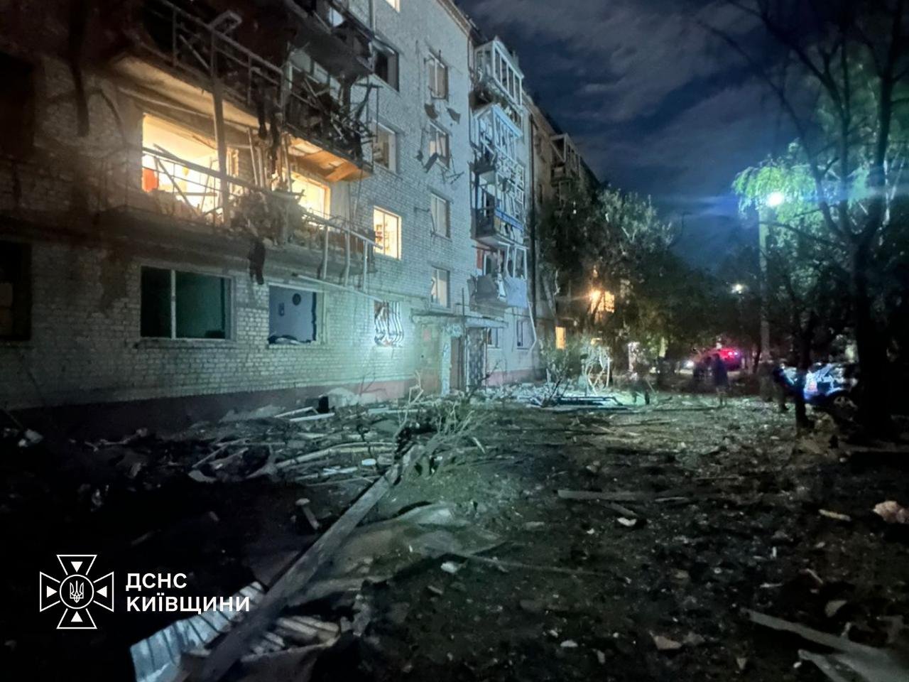 Russian Strikes Kill 12 in Kyiv as Attacks Enter Sixth Day