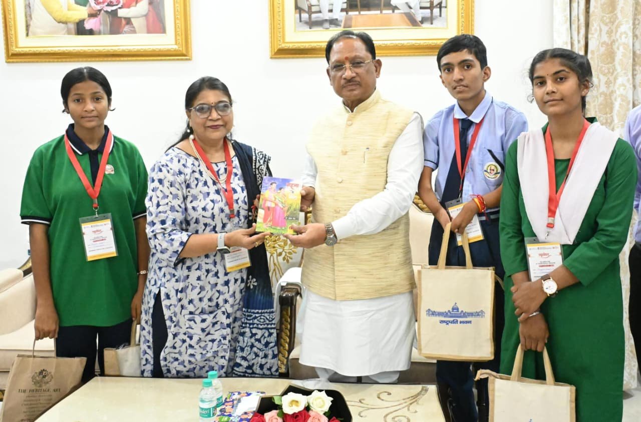 Talented Chhattisgarh Students Meet CM Sai After Visit to President’s House
