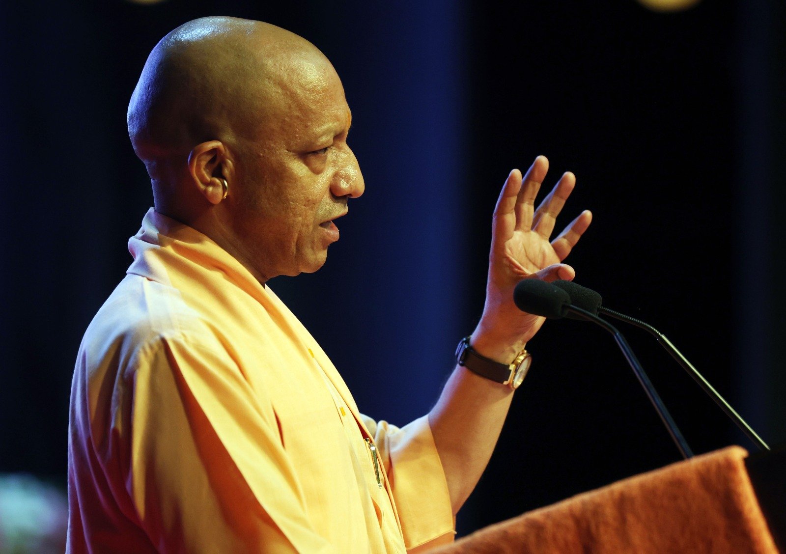 Ensure free testing for Influenza-A (H1N1) at all govt health institutions, private institutions must not charge more than the prescribed fee: Chief Minister Yogi