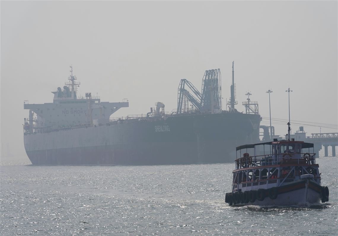 Iran Strikes Six Vessels in Retaliation for US Attacks on Tankers