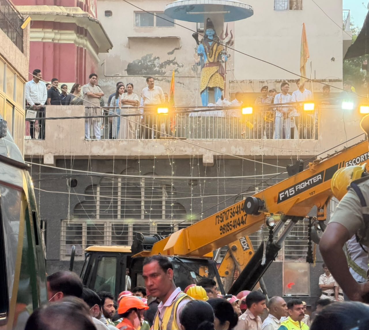 Rescue and relief operations underway on war footing after Satya Niketan building collapse, CM Rekha Gupta personally monitoring situation
