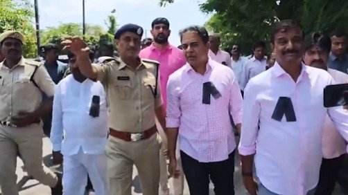 Telangana Police Book Cases Against KTR, Harish Rao and Other BRS Leaders Over Assembly Protest