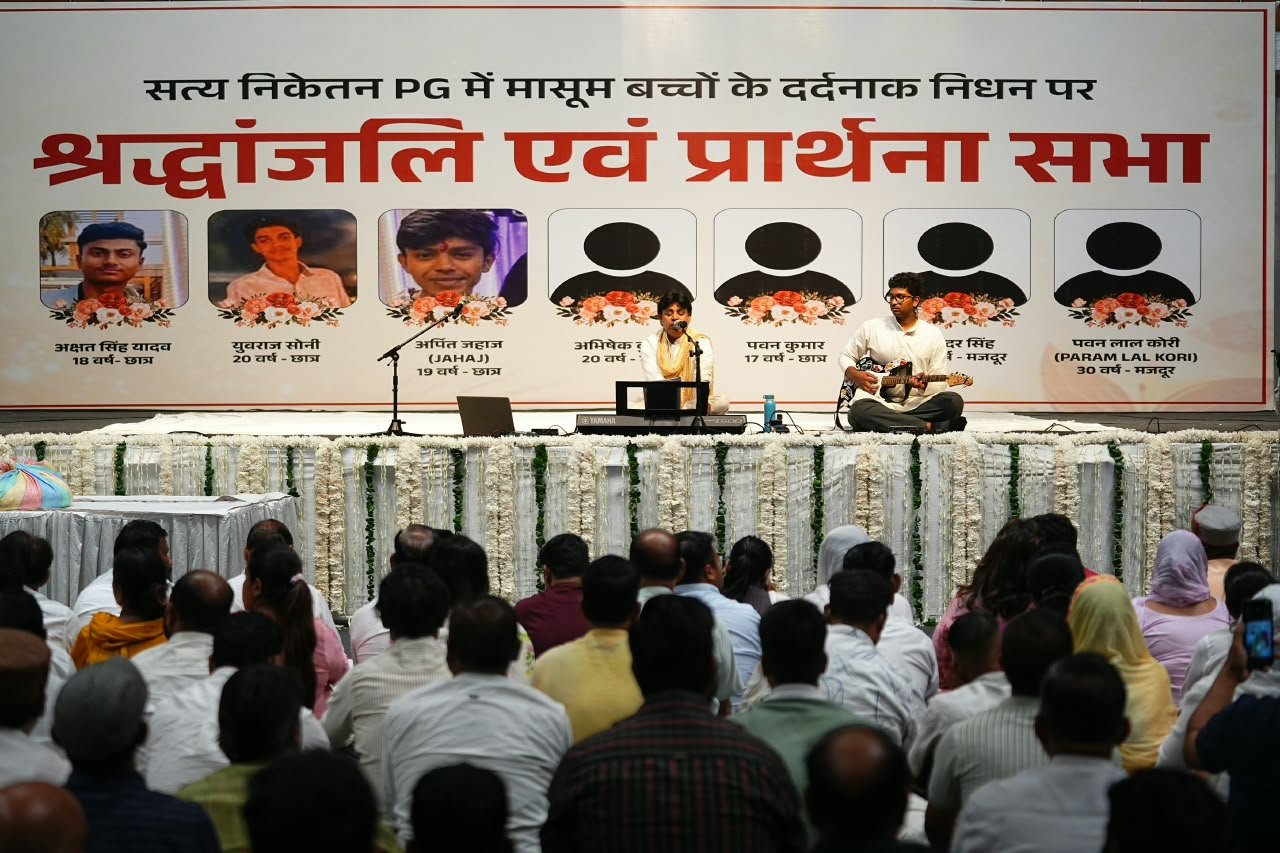 AAP’s Student Wing ASAP Holds ‘Shraddhanjali Sabha’ Over Tragic Deaths of Innocent Children in Satya Niketan PG