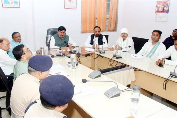 CM Dr. Yadav Orders Strict Action in Sagar Spurious Liquor Deaths