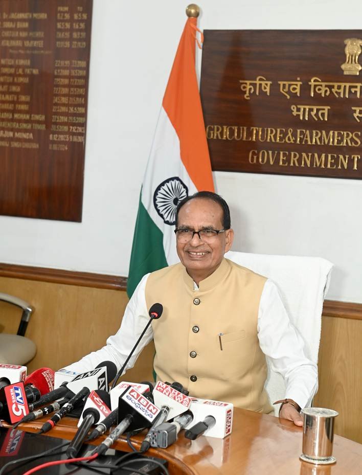 Shivraj Singh Chouhan Engages Farmer Leaders Nationwide on Proposed Stronger Seed Act