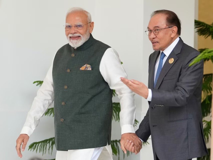 PM Modi, Malaysian PM Anwar Ibrahim Hold Bilateral Meeting Ahead of BRICS Summit