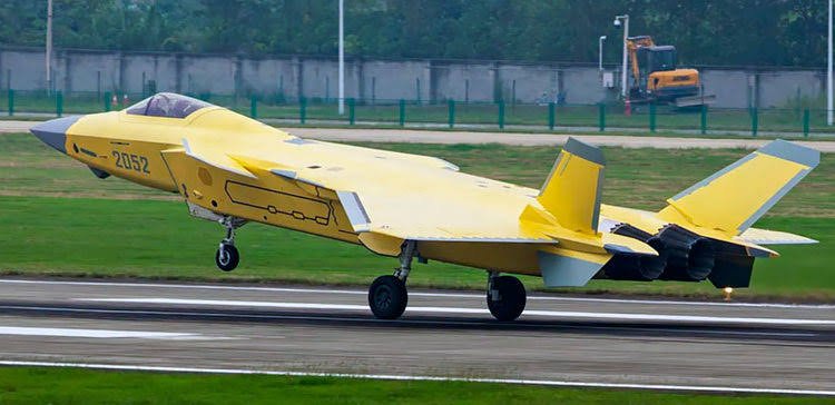 China’s Elite J-20 Fighters Practicing Dogfight; Pilot’s Training Advantages Growing.