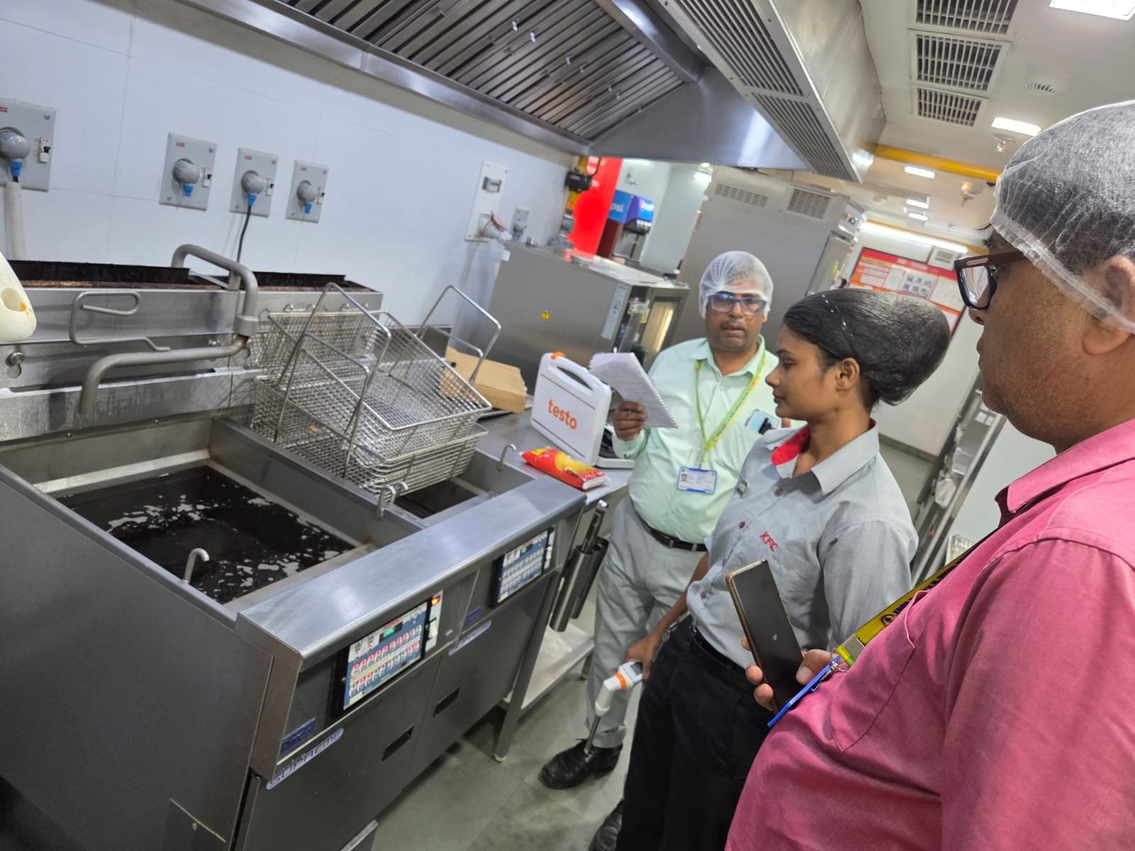 Fungus, Rodents and Expired Non-Veg Found in Fast-Food Kitchens
