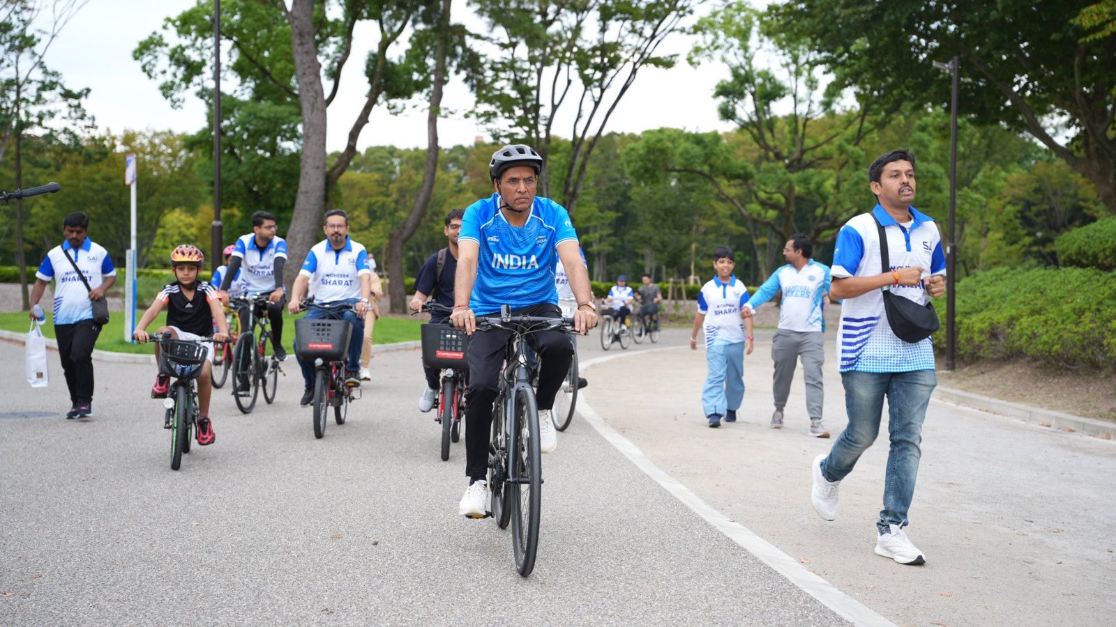 Dr. Mansukh Mandaviya Leads Indian Diaspora at 'Sundays on Cycle' in Nagoya to Cheer for Bharat