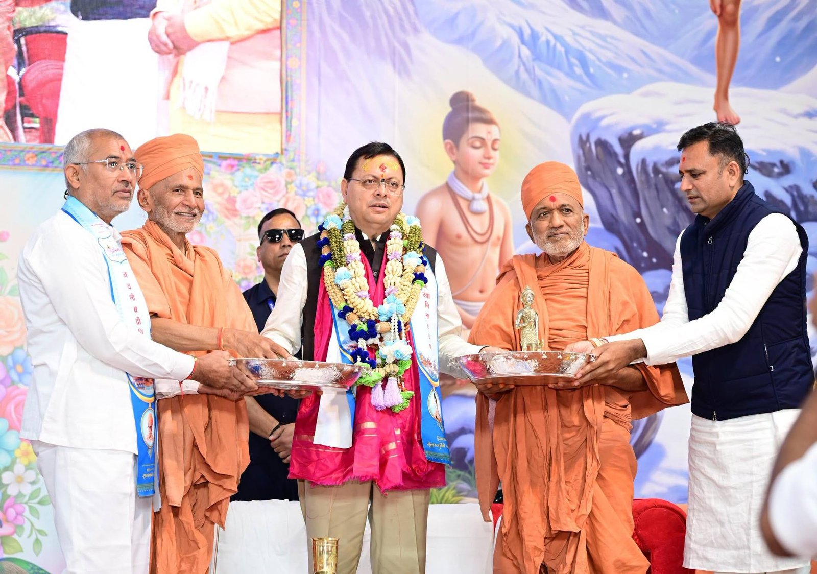 CM Dhami Offers Prayers at Badrinath Dham, Reviews Master Plan Works