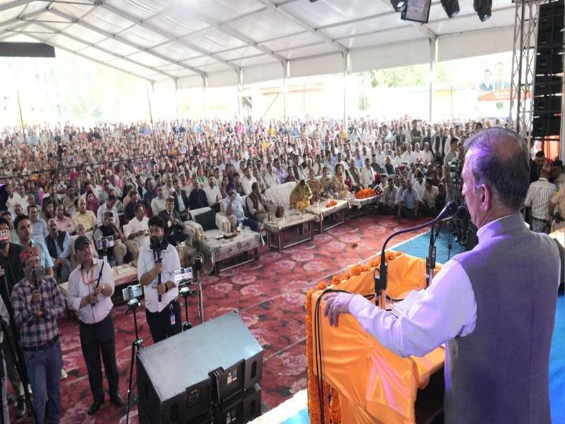 तीन महीने के भीतर सीबीएसई स्कूलों में 2,000 शिक्षकों की नियुक्ति की जाएगी: सीएम