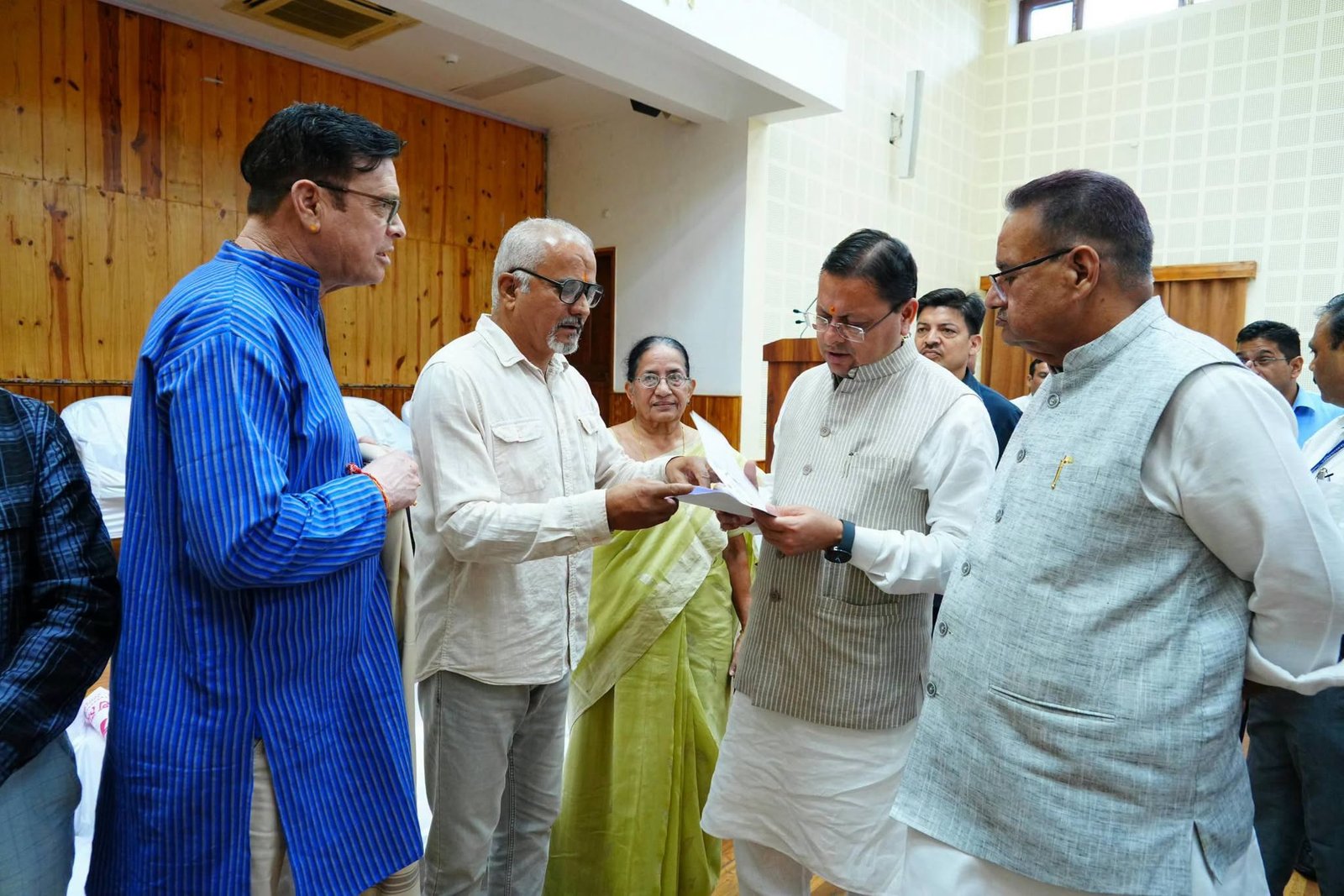 CM Dhami Directs Officials to Ensure Swift and Time-Bound Resolution of Public Grievances